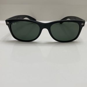 Ray Ban New Wayfarer (RB2132) Black and Green